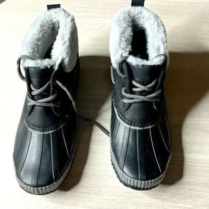 Jambu NWOT Maria Duck boots size 7.5